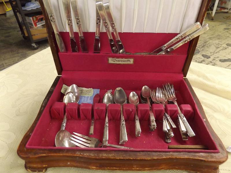 Silverplate Silverware in Wood Box