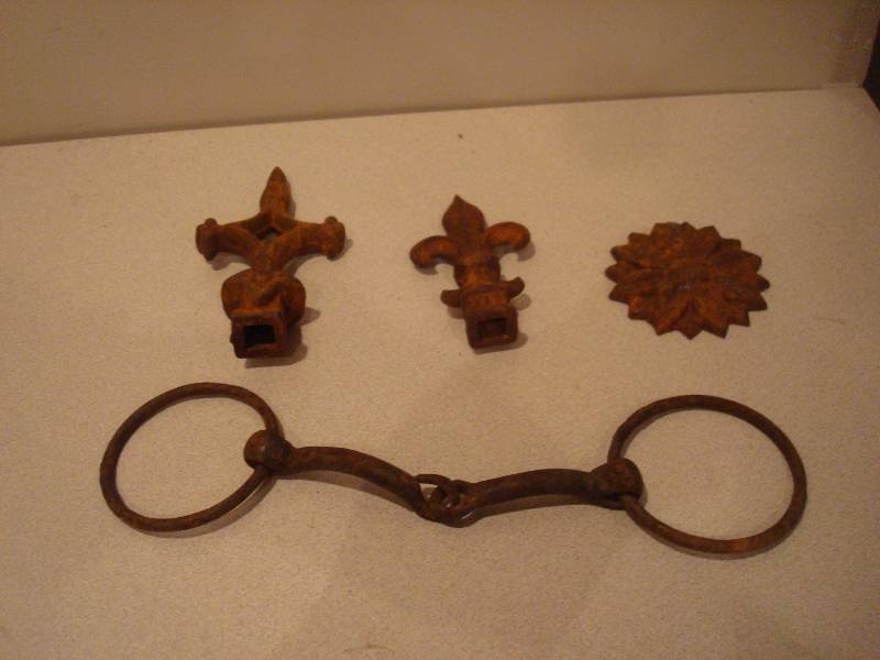 Lot Of Vintage Cast Iron Pieces...