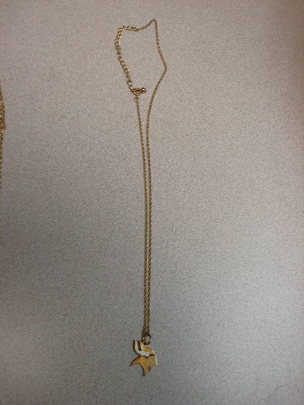 Minnesota Vikings Gold Tone Necklace...