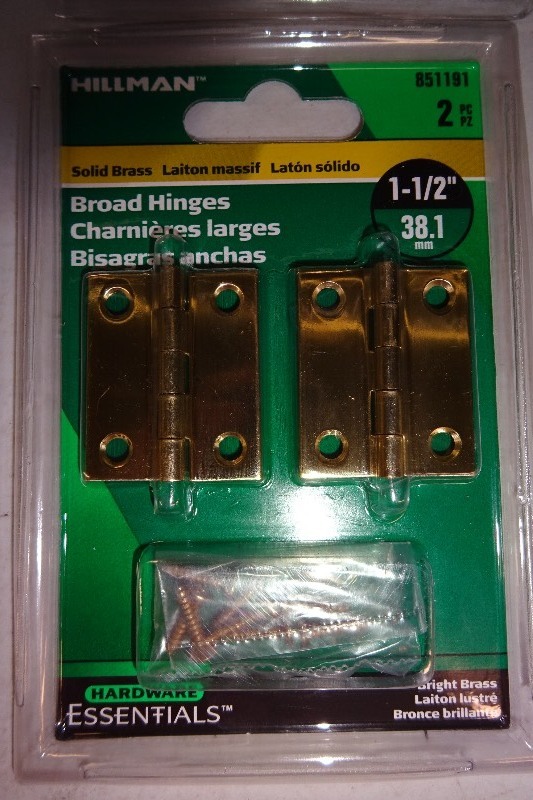 lot 80 image: 9 - 1 12 Broad Hinges