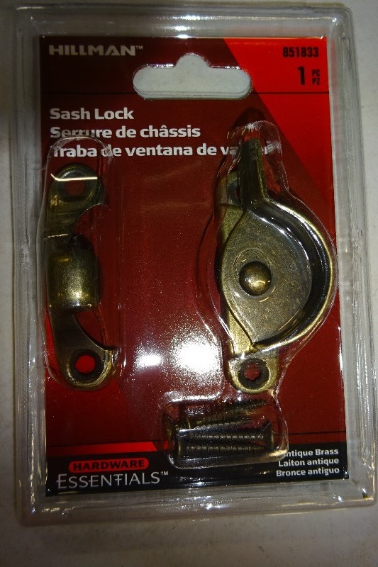 lot 102 image: 8 sash locks