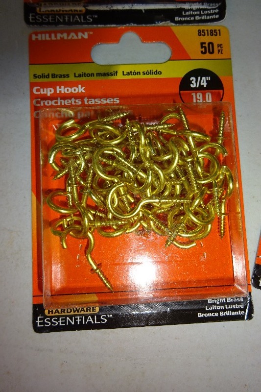 lot 112 image: 9 - 34 inch cup hooks