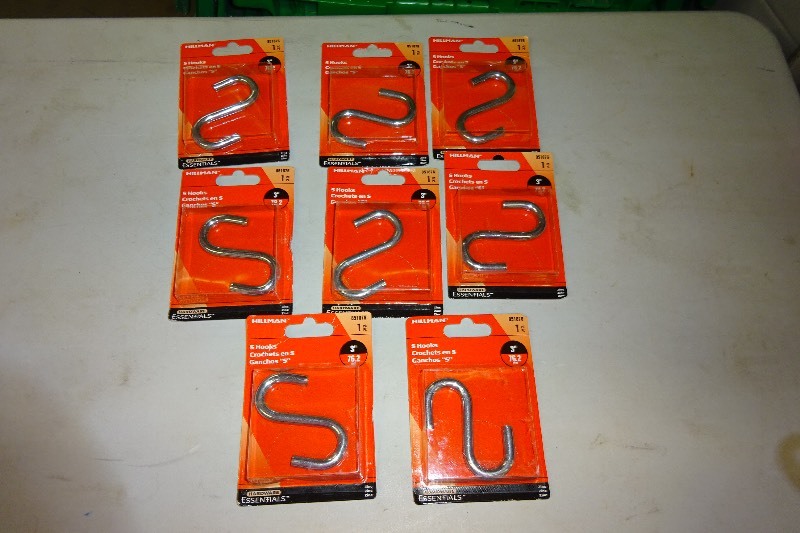 lot 114 image: 8 - 3 s hooks