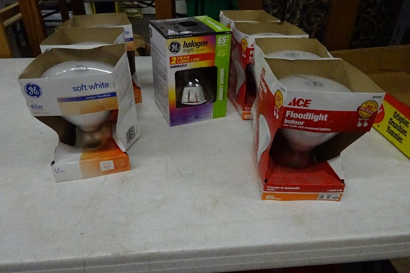 lot 10 image: 3 65 w soft white indoor flood bulbs
