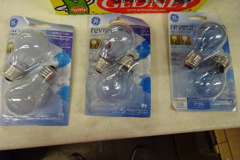 lot 24 image: Bulbs