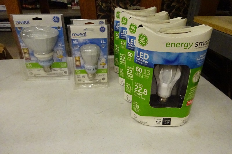 lot 36 image: Bulbs