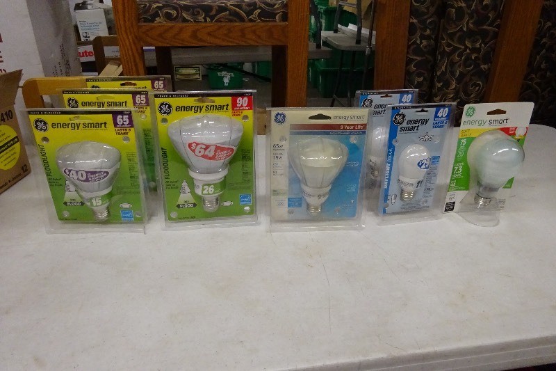 lot 46 image: Bulbs