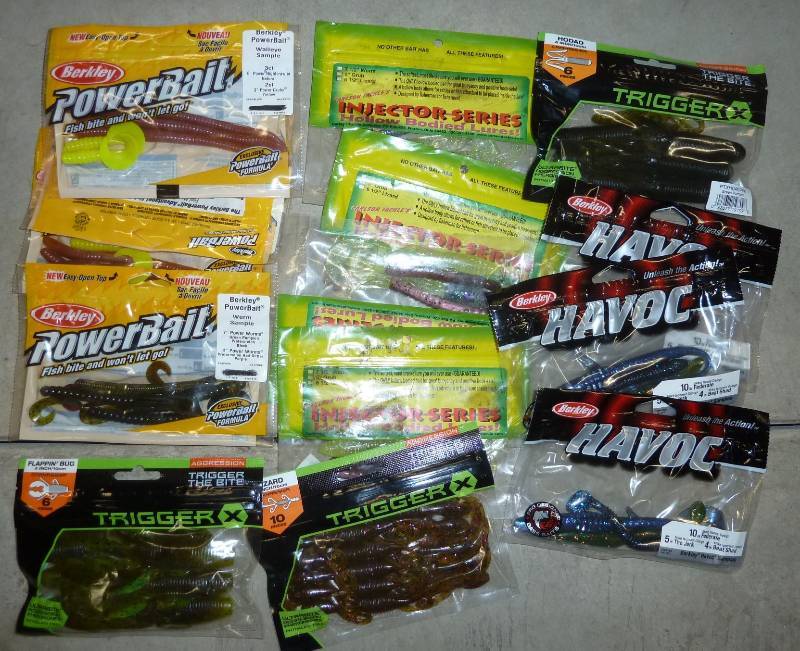Lot of 14 mixed plastic baits...