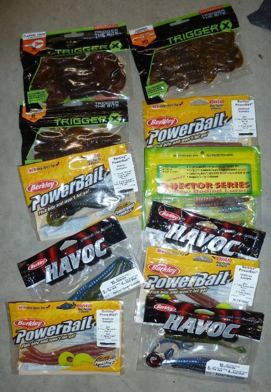 Lot of 12 mixed plastic baits...