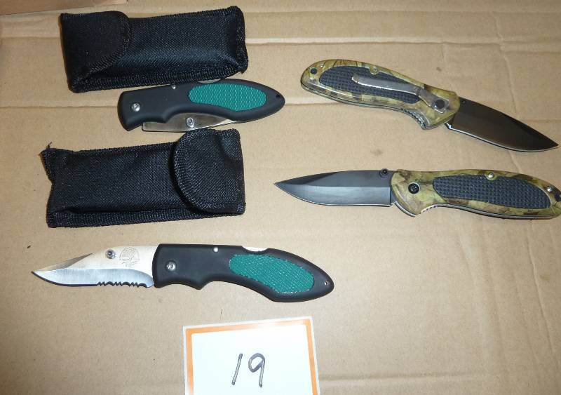 4 new pocket knives...
