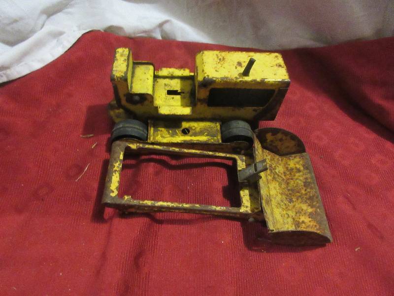 VINTAGE TONKA LOADER