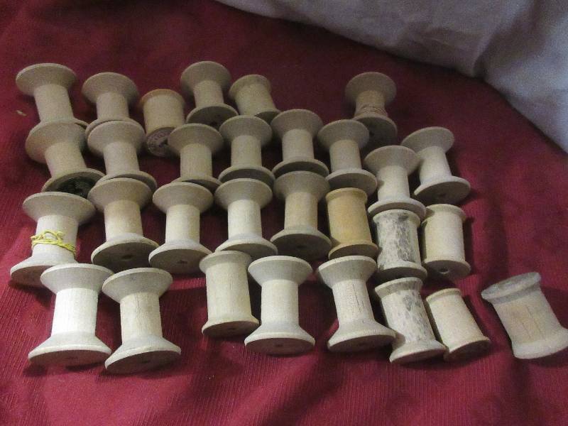 30 WOODEN THREAD SPOOLS