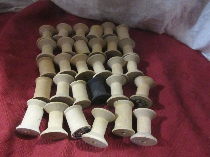 30 WOODEN THREAD SPOOLS