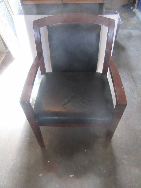OFFICE CHAIR