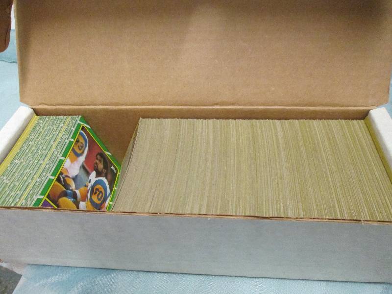 Topps Football 1986 # 1- # 396 appe...