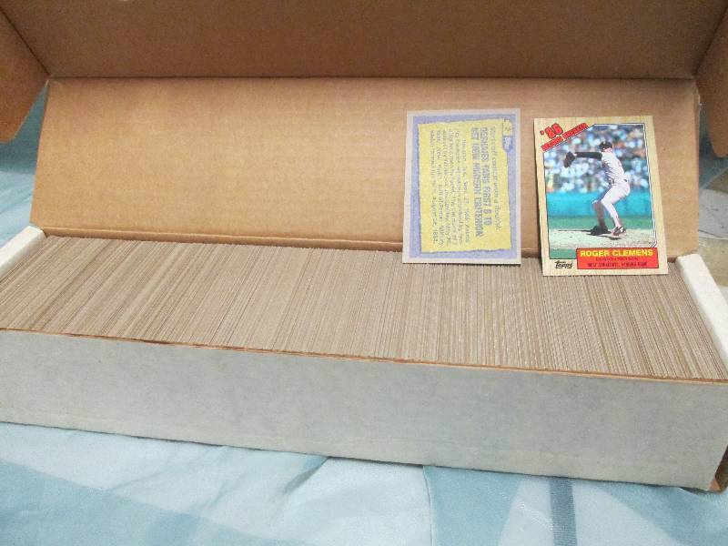 Topps Baseball 1987 #1- #792 appear...