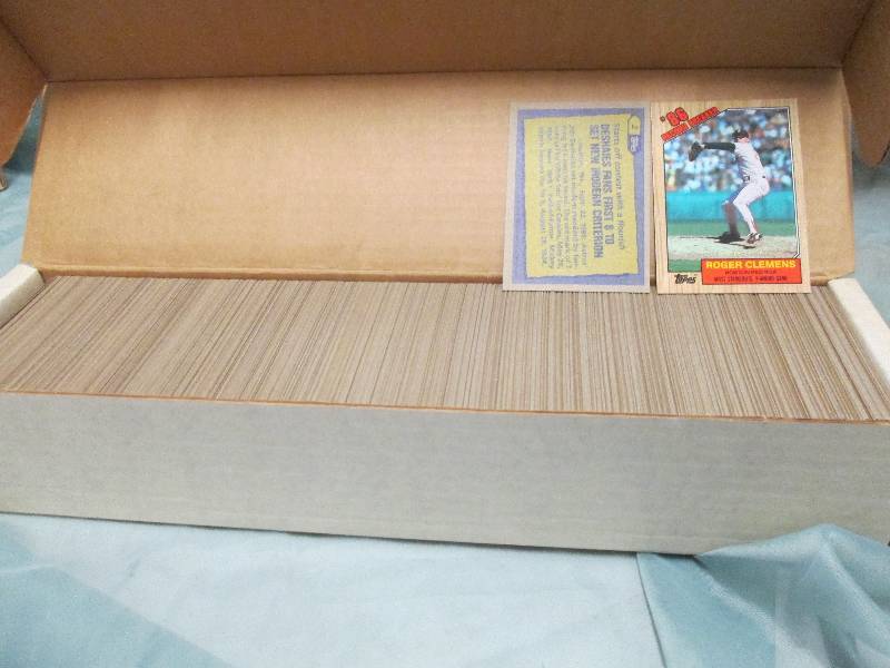 Topps Baseball 1987 #1- #792 appear...