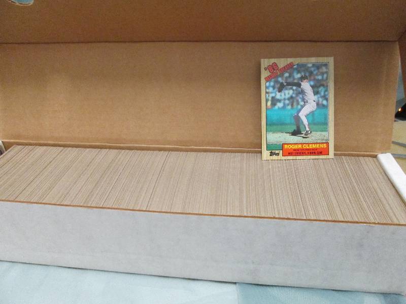 Topps Baseball 1987 #1- #792 appear...
