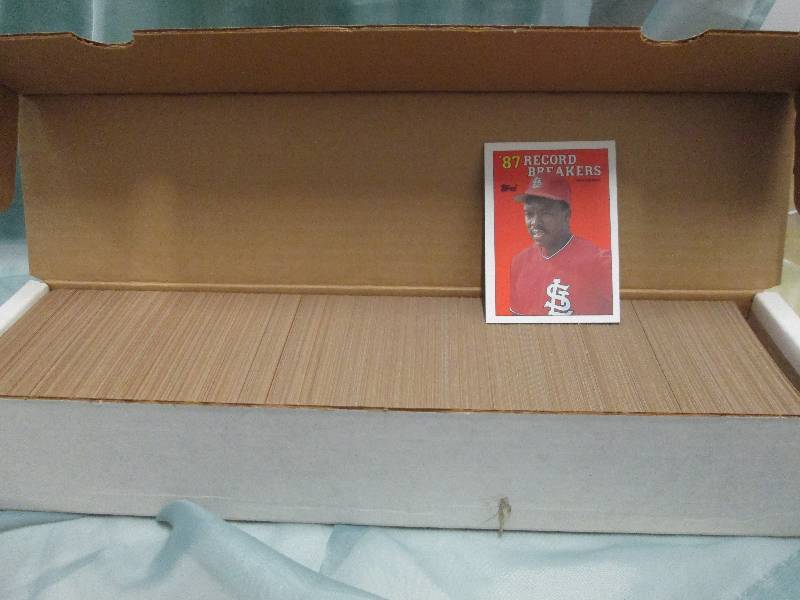 Topps Baseball 1988 #1- #792 appear...