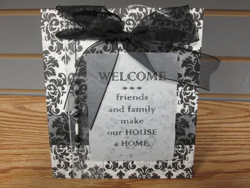 Welcome decorative plaque with sta...