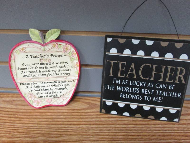 Lot of 2 Teacher inspired gifts...