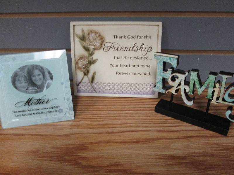 Lot of 3Mother photo frame, Friend...