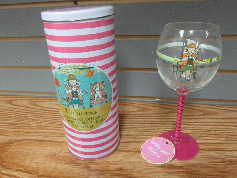 Decorative wine glass with gifting ...