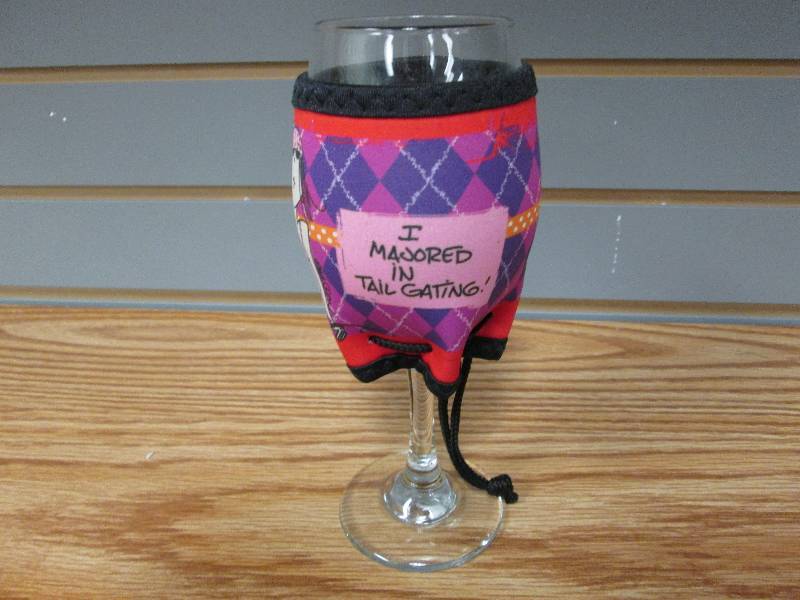 Wine glass with funny coolie Retail...