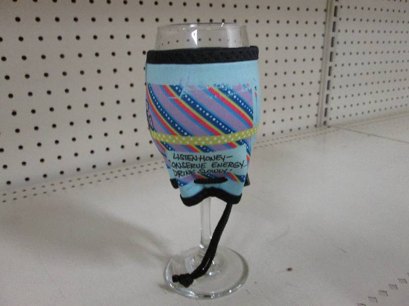 Wine glass with funny coolie Retail...