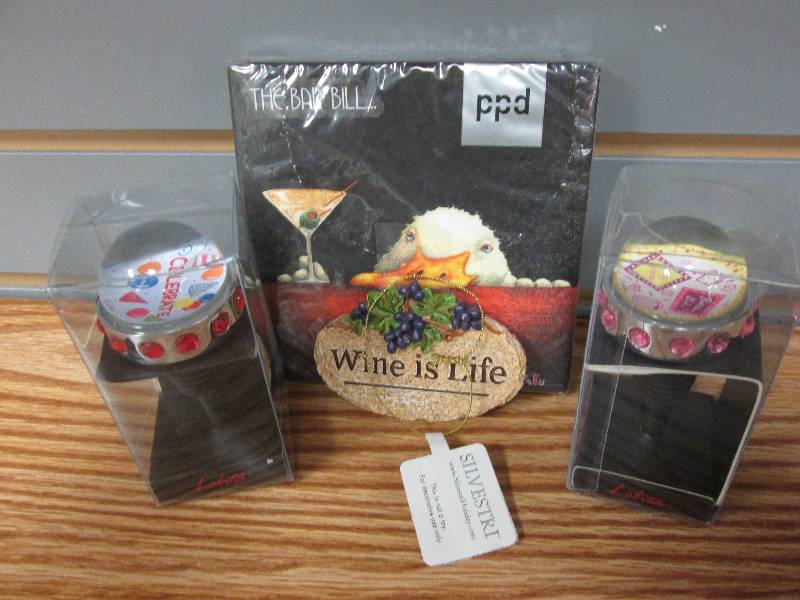 2  wine bottle stoppers, beverage n...
