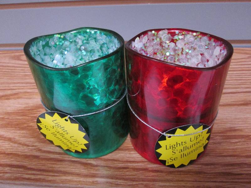 Lot of 2  Greenred 4 inch LED can...