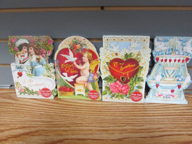 Lot of 4 assorted Valentine notepad...