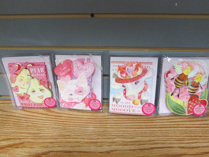 Lot of 4 assorted embellished Valen...
