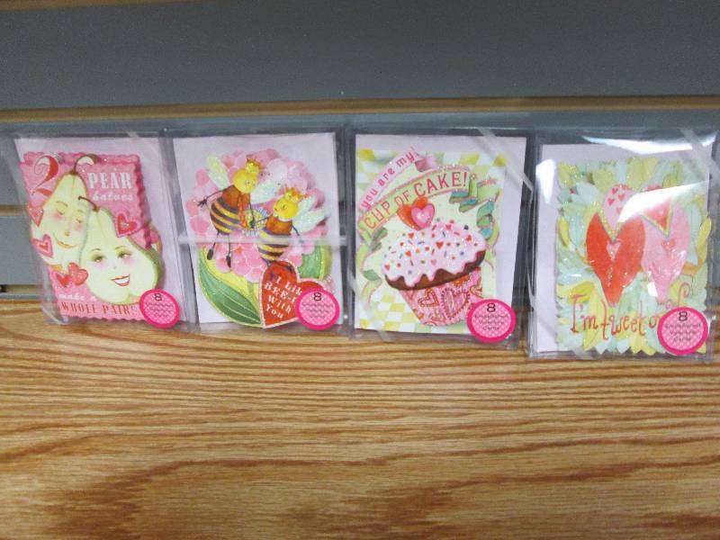 Lot of 4 assorted embellished Valen...