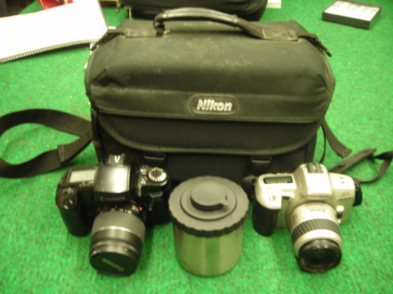 Canon & Minolta 35 mm Cameras & Case