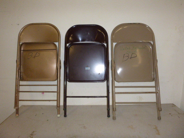 lot 7 image: 3 Folding Chairs