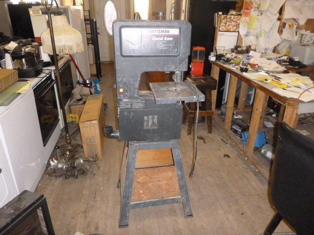 lot 8 image: Craftsman 10 Band Saw