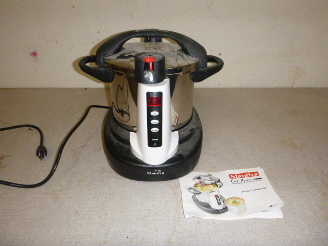 lot 14 image: Manttra Chef Xpress Programmable Electric Multi-Cooker