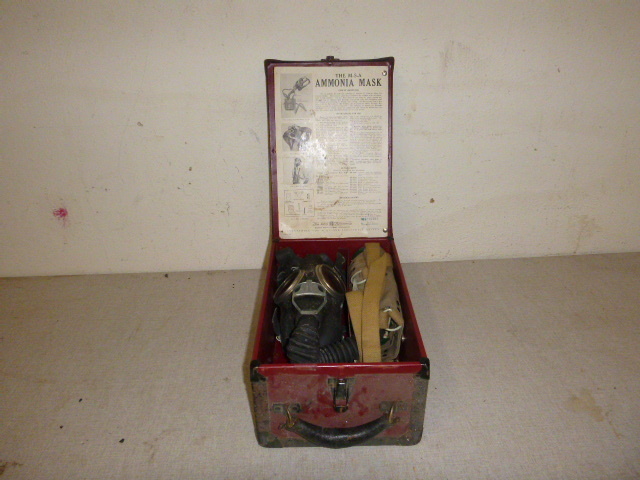 lot 23 image: Vintage The M-S-A Ammonia Mask