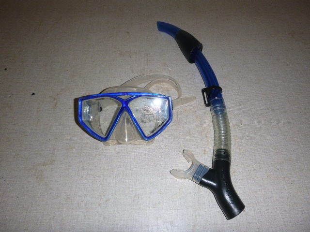 lot 29 image: U.S. Divers Snorkel and Mask
