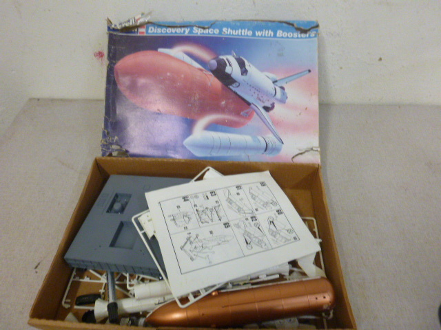 lot 45 image: Discovery Space Shuttle with Boosters Model