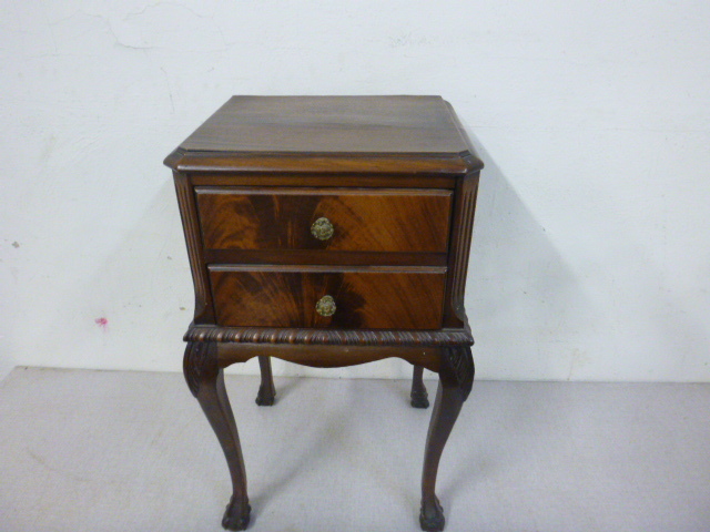 lot 75 image: Vintage Table