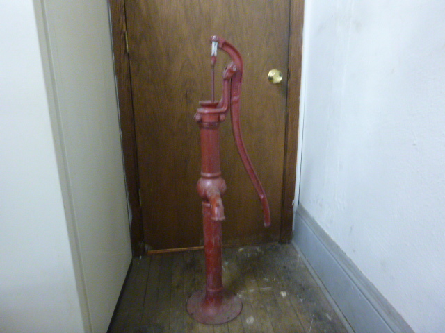 lot 80 image: Vintage Well Hand Pump