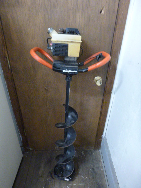lot 121 image: StrikeMaster Lazer Mag Ice Auger