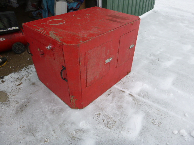 lot 130 image: Large Dog Transport Box