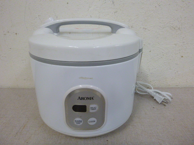 lot 147 image: New Aroma SteamerRice Cooker
