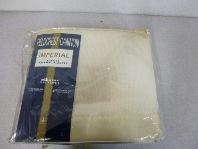 lot 163 image: Fieldcrest Cannon Imperial Thermal Blanket
