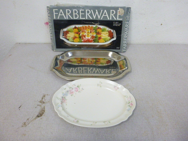 lot 173 image: Farberware Stainless Steel Serving Tray