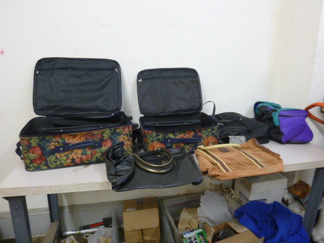lot 190 image: Miscellaneous Bags and Cases