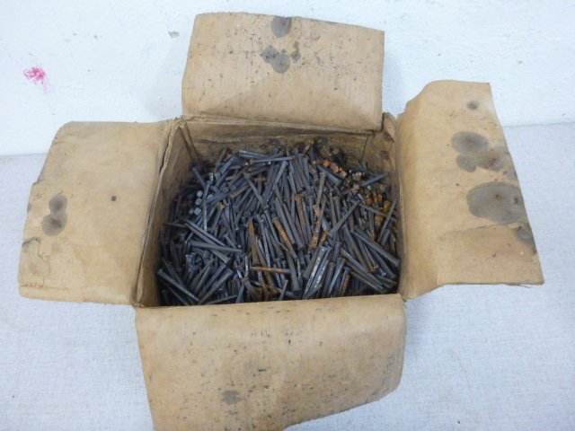 lot 194 image: Box of Cement Nails